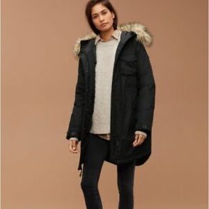 Aritzia Community Paradigm Parka in Black Size Small